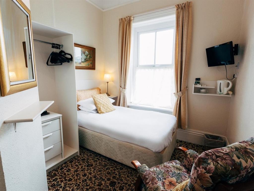 The Cliff Hall Shanklin Room photo